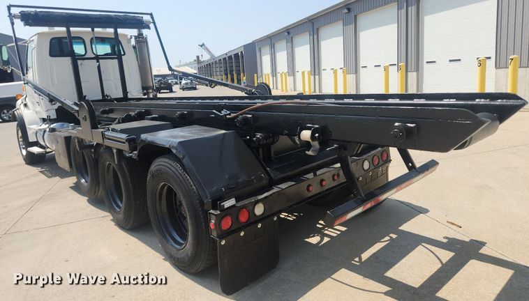 image for item OK9556 2005 Sterling L9500  roll-off container truck