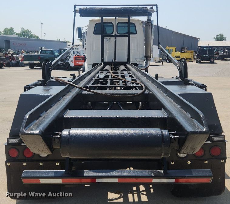 image for item OK9556 2005 Sterling L9500  roll-off container truck