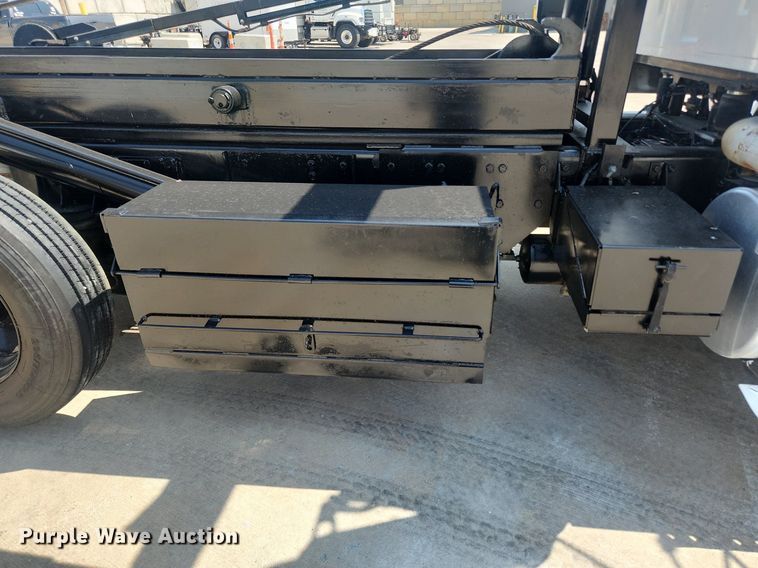 image for item OK9556 2005 Sterling L9500  roll-off container truck