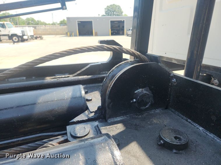 image for item OK9556 2005 Sterling L9500  roll-off container truck