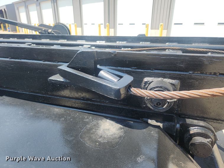 image for item OK9556 2005 Sterling L9500  roll-off container truck