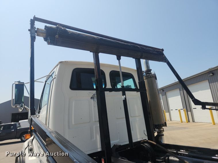image for item OK9556 2005 Sterling L9500  roll-off container truck