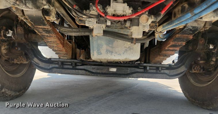 image for item OK9556 2005 Sterling L9500  roll-off container truck