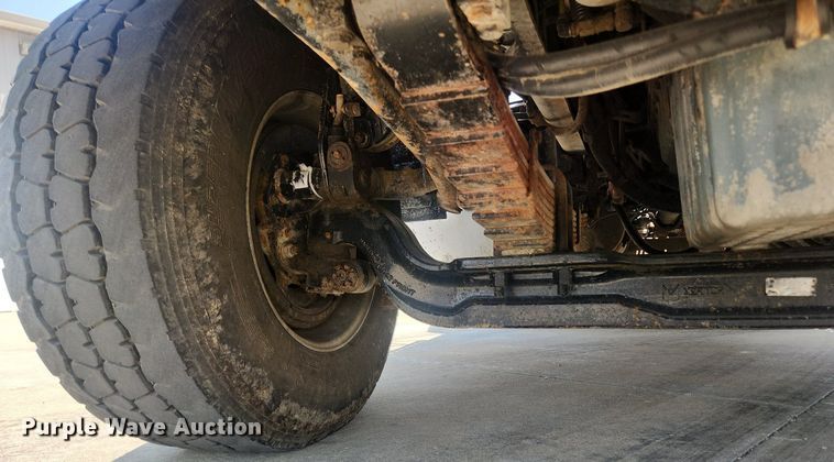 image for item OK9556 2005 Sterling L9500  roll-off container truck