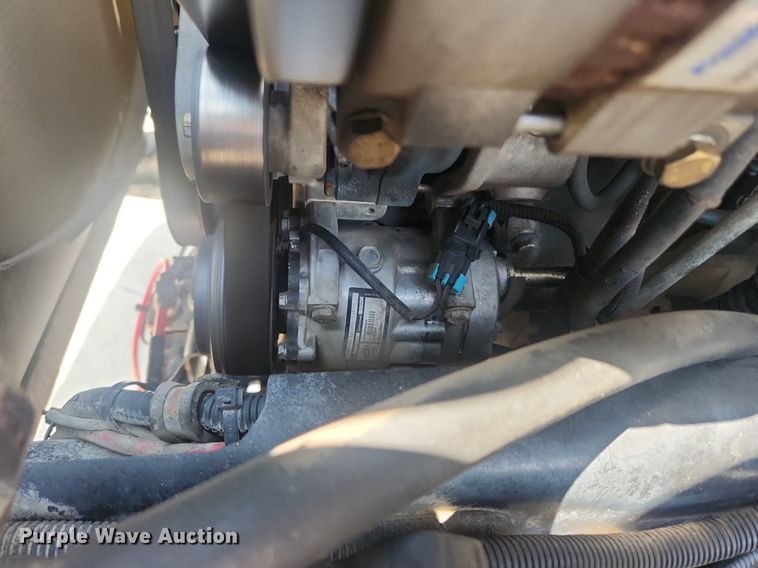 image for item OK9556 2005 Sterling L9500  roll-off container truck