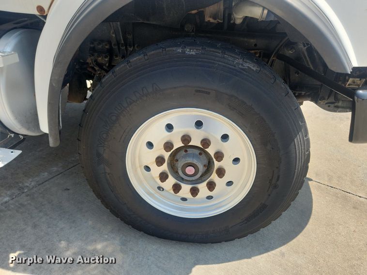 image for item OK9556 2005 Sterling L9500  roll-off container truck