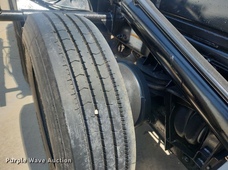 image for item OK9556 2005 Sterling L9500  roll-off container truck