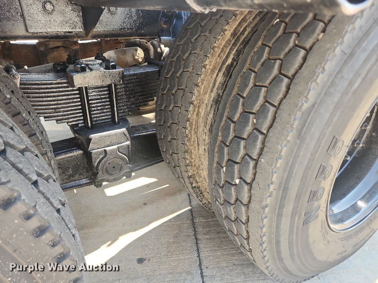 image for item OK9556 2005 Sterling L9500  roll-off container truck