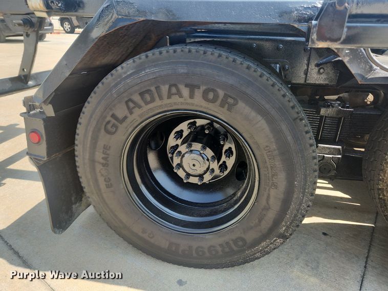 image for item OK9556 2005 Sterling L9500  roll-off container truck