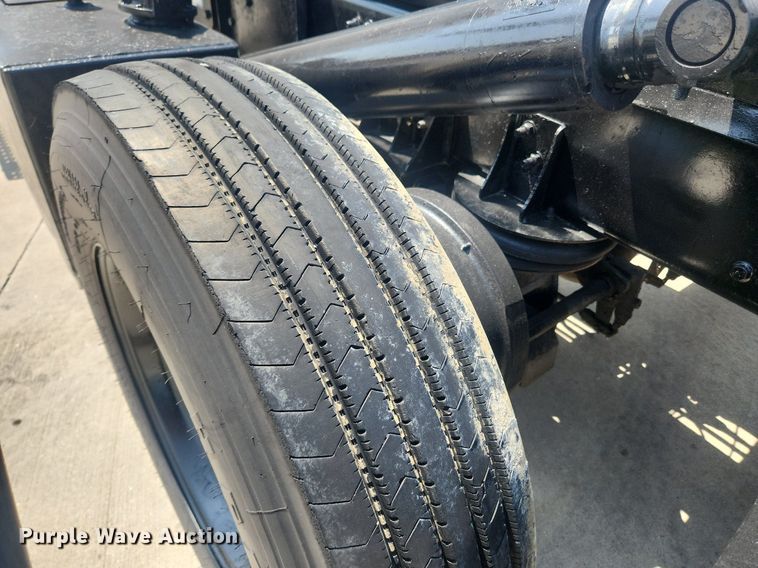 image for item OK9556 2005 Sterling L9500  roll-off container truck