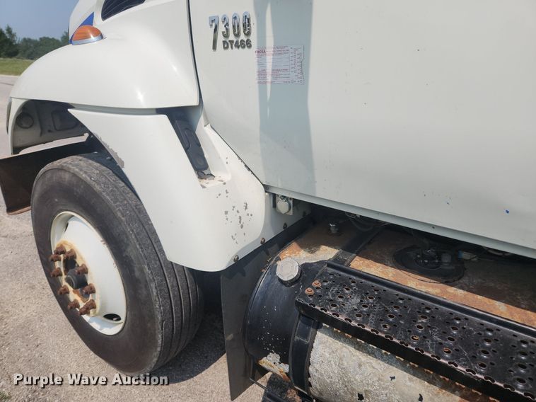 image for item OK9569 2006 International 7300  dump truck