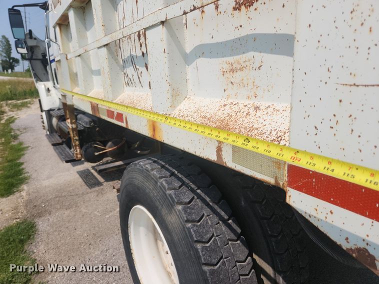 image for item OK9569 2006 International 7300  dump truck