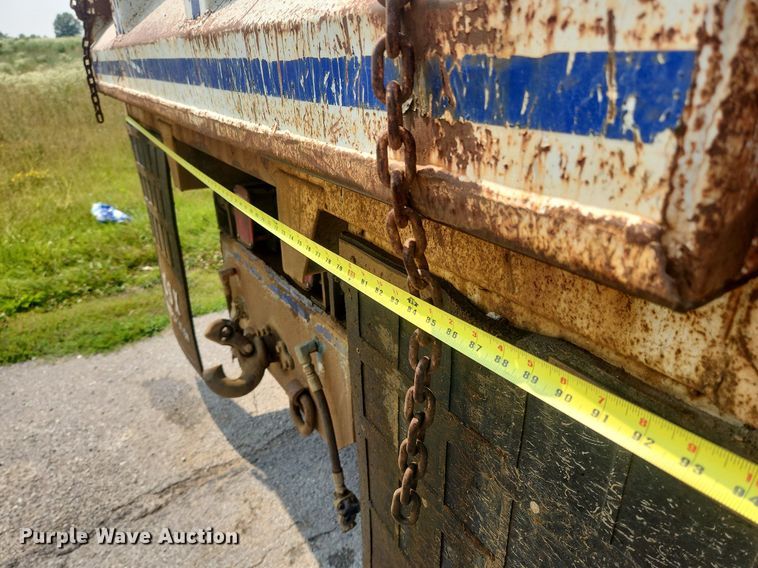 image for item OK9569 2006 International 7300  dump truck