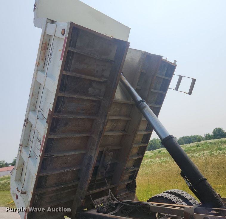 image for item OK9569 2006 International 7300  dump truck