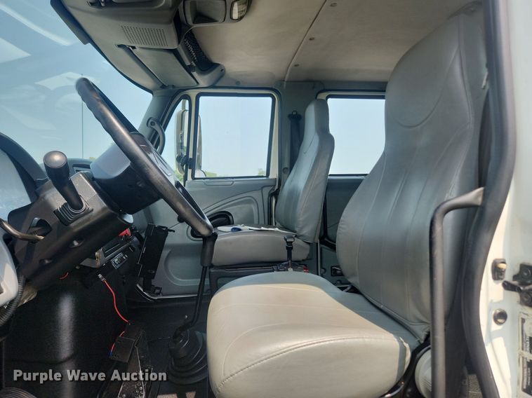 image for item OK9569 2006 International 7300  dump truck