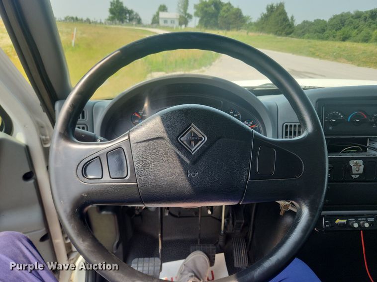 image for item OK9569 2006 International 7300  dump truck