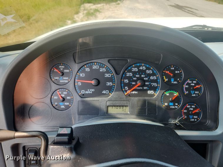 image for item OK9569 2006 International 7300  dump truck