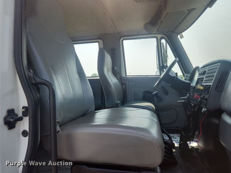 image for item OK9569 2006 International 7300  dump truck