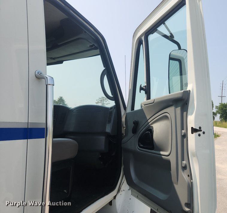 image for item OK9569 2006 International 7300  dump truck