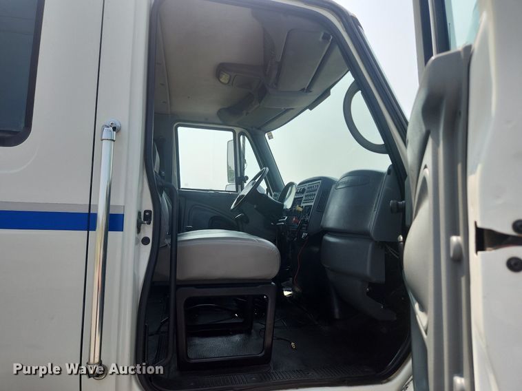 image for item OK9569 2006 International 7300  dump truck