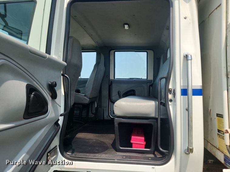 image for item OK9569 2006 International 7300  dump truck