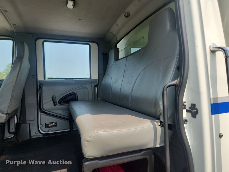 image for item OK9569 2006 International 7300  dump truck