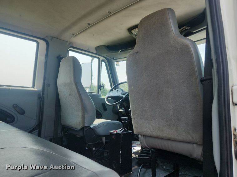 image for item OK9569 2006 International 7300  dump truck