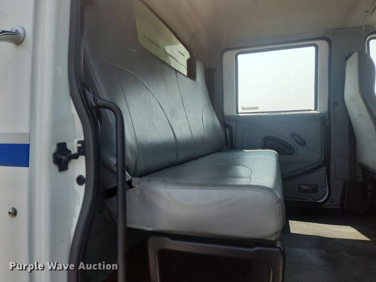 image for item OK9569 2006 International 7300  dump truck