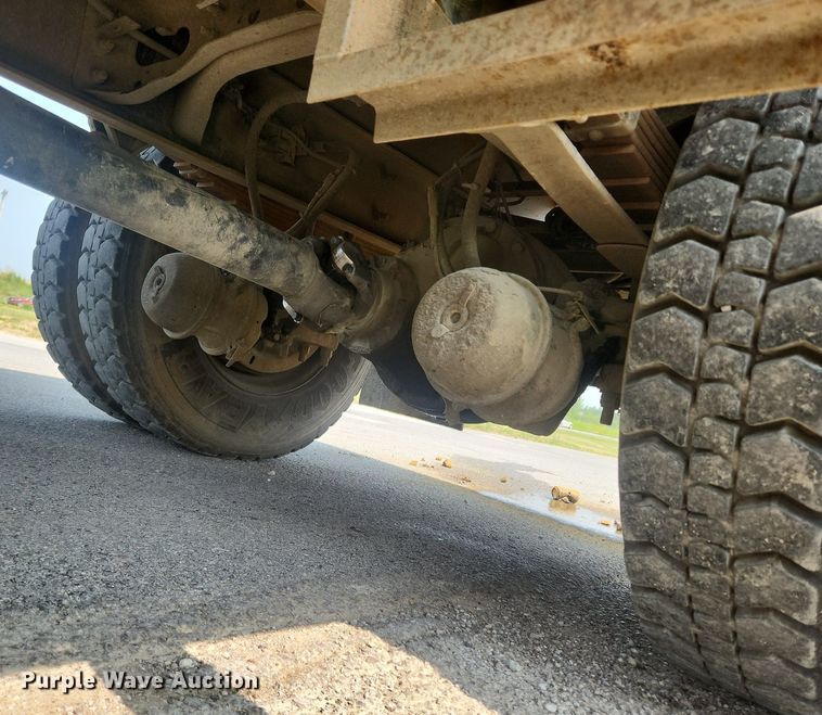 image for item OK9569 2006 International 7300  dump truck