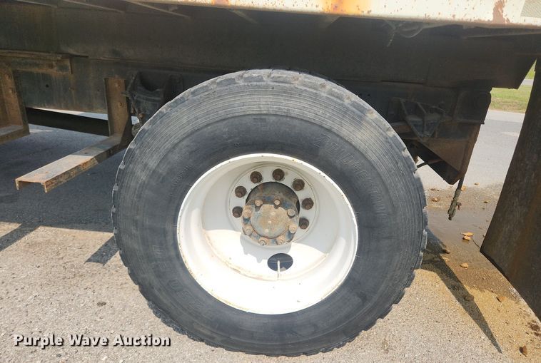 image for item OK9569 2006 International 7300  dump truck