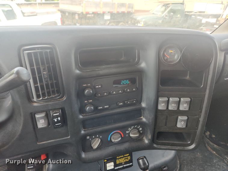 image for item OK9572 2006 GMC C7500  dump truck