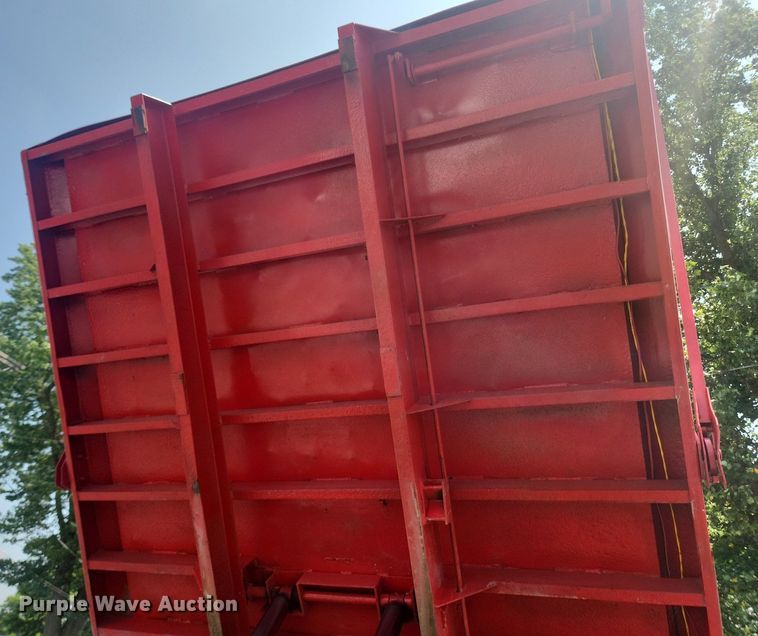 image for item OK9572 2006 GMC C7500  dump truck