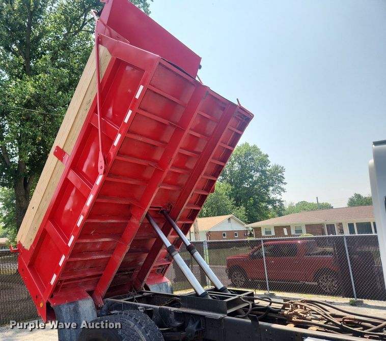 image for item OK9572 2006 GMC C7500  dump truck