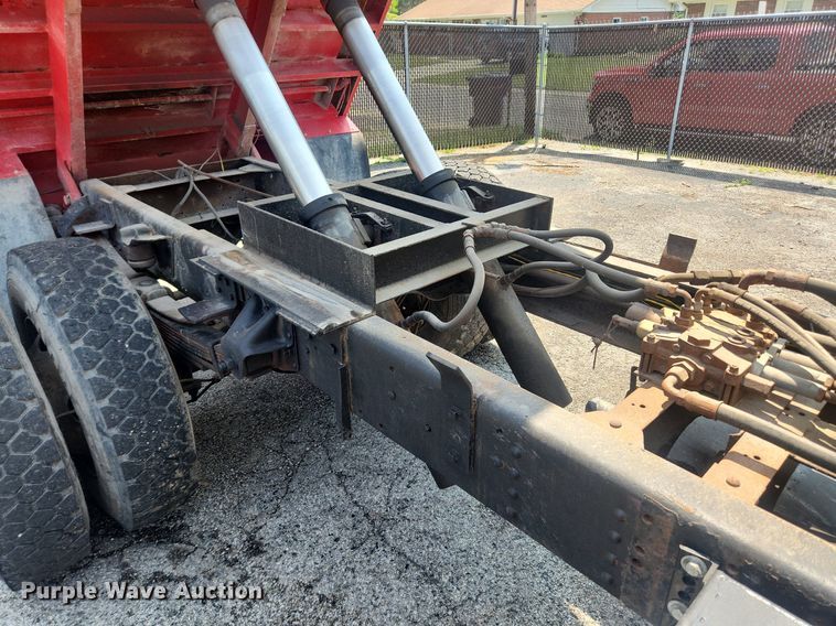 image for item OK9572 2006 GMC C7500  dump truck