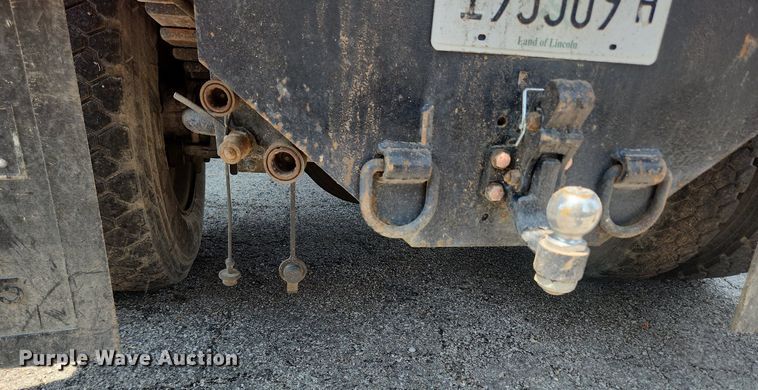 image for item OK9572 2006 GMC C7500  dump truck