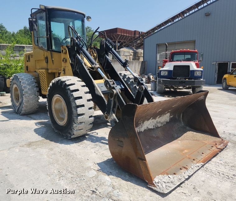 image for item OK9573 2001 New Holland LW130 TC  wheel loader