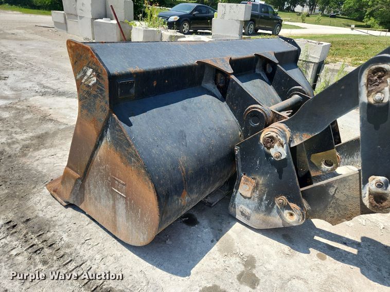 image for item OK9573 2001 New Holland LW130 TC  wheel loader