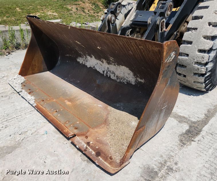 image for item OK9573 2001 New Holland LW130 TC  wheel loader