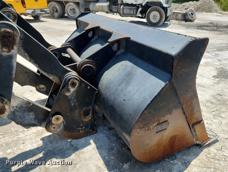 image for item OK9573 2001 New Holland LW130 TC  wheel loader