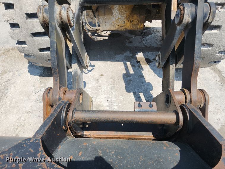 image for item OK9573 2001 New Holland LW130 TC  wheel loader