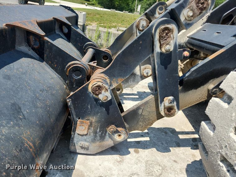 image for item OK9573 2001 New Holland LW130 TC  wheel loader