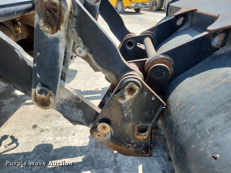 image for item OK9573 2001 New Holland LW130 TC  wheel loader