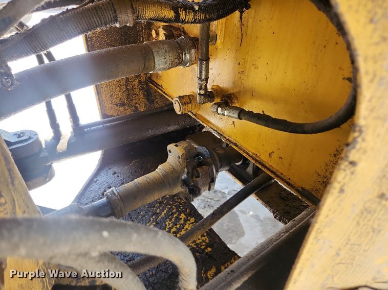 image for item OK9573 2001 New Holland LW130 TC  wheel loader