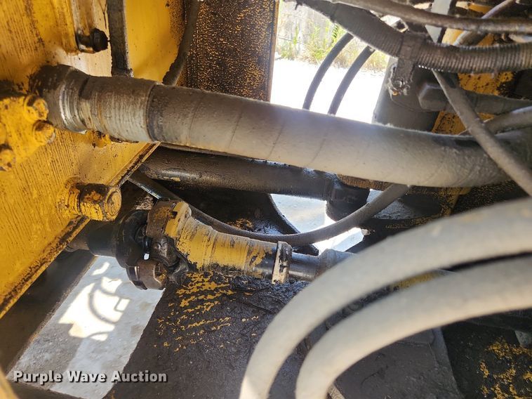 image for item OK9573 2001 New Holland LW130 TC  wheel loader