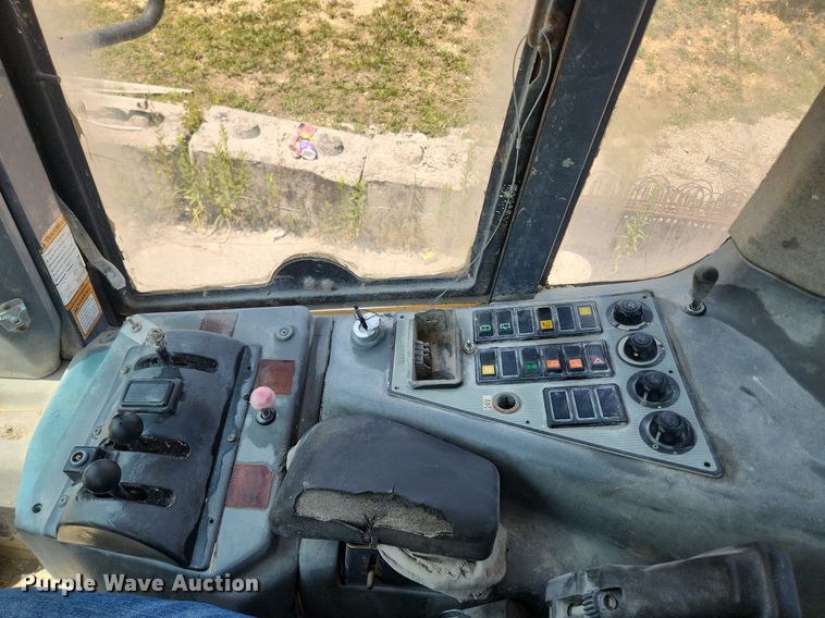 image for item OK9573 2001 New Holland LW130 TC  wheel loader