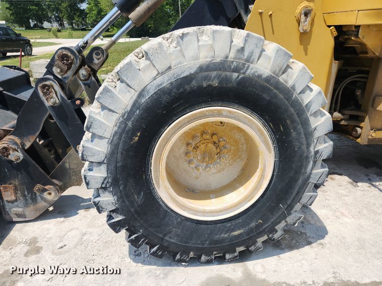 image for item OK9573 2001 New Holland LW130 TC  wheel loader