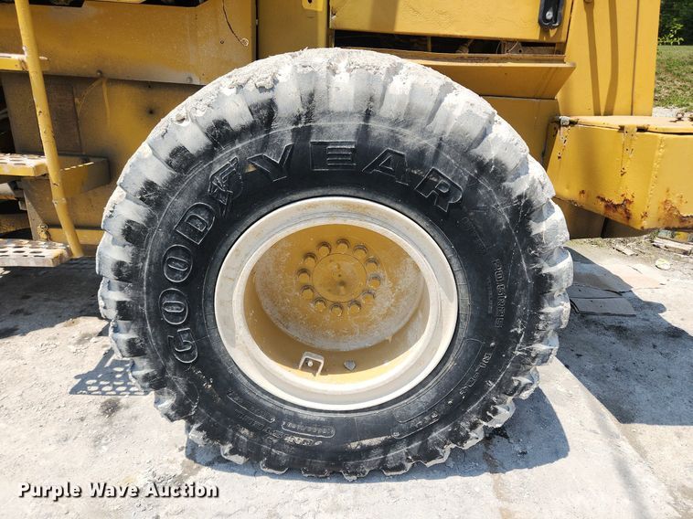 image for item OK9573 2001 New Holland LW130 TC  wheel loader