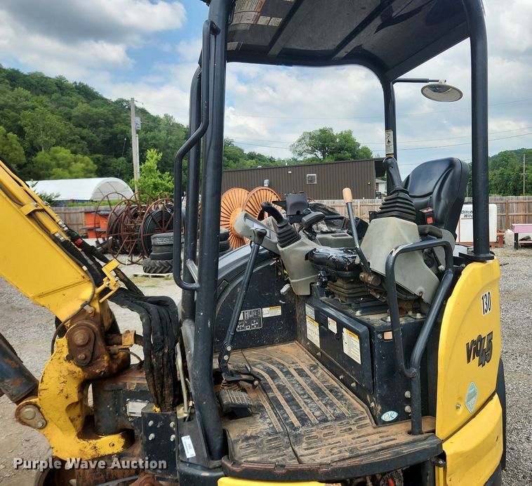 image for item OK9580 2017 Yanmar ViO45-6A  mini excavator