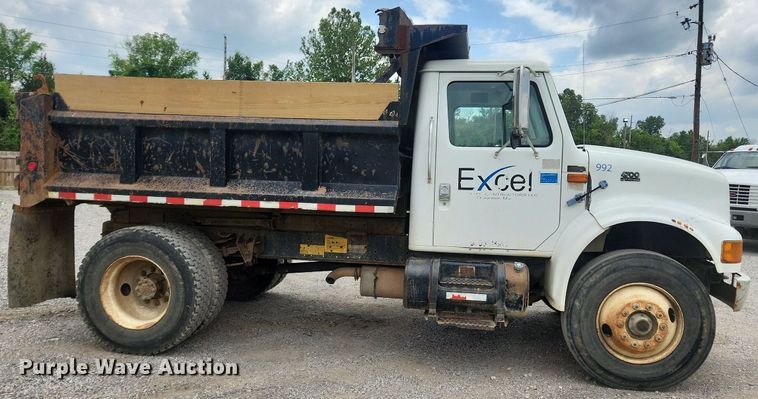 image for item OK9582 1999 International 4700  dump truck
