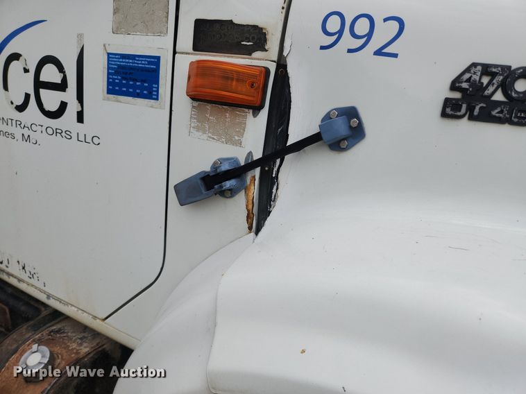 image for item OK9582 1999 International 4700  dump truck